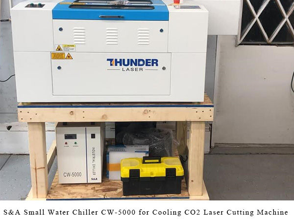 Kleines Wasser Kühler CW5000 zur Kühlung der CO2-Laserschneidmaschine THUNDER