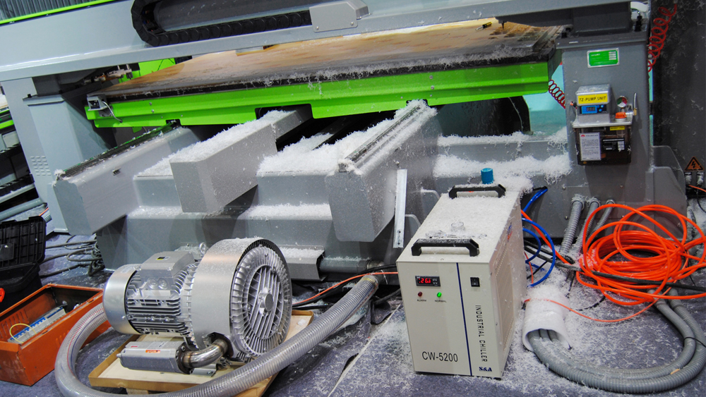 Làm thế nào để xử lý báo động của máy làm lạnh trục chính? 1