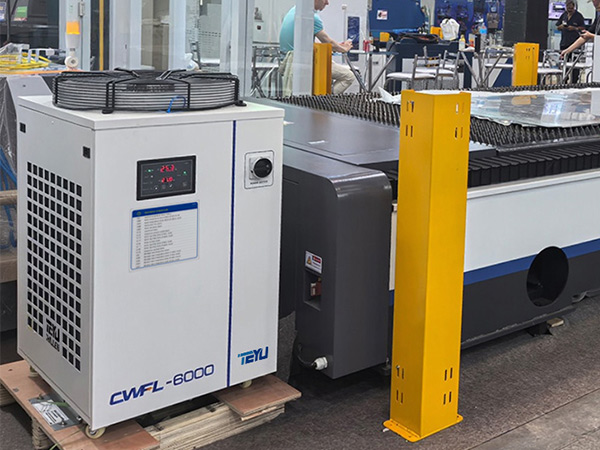 TEYU CWFL-6000工業冰水機為6kW光纖雷射金屬切割系統提供可靠的冷卻