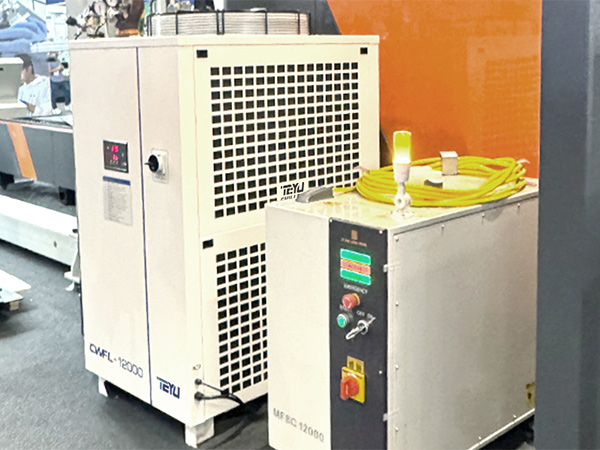 High Performance Fiber Laser Cutting System with MFSC-12000 and CWFL-12000