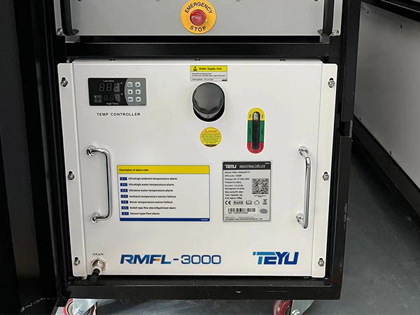  Máy làm lạnh nước gắn giá đỡ RMFL-3000 cho ứng dụng laser sợi quang cầm tay 3000W