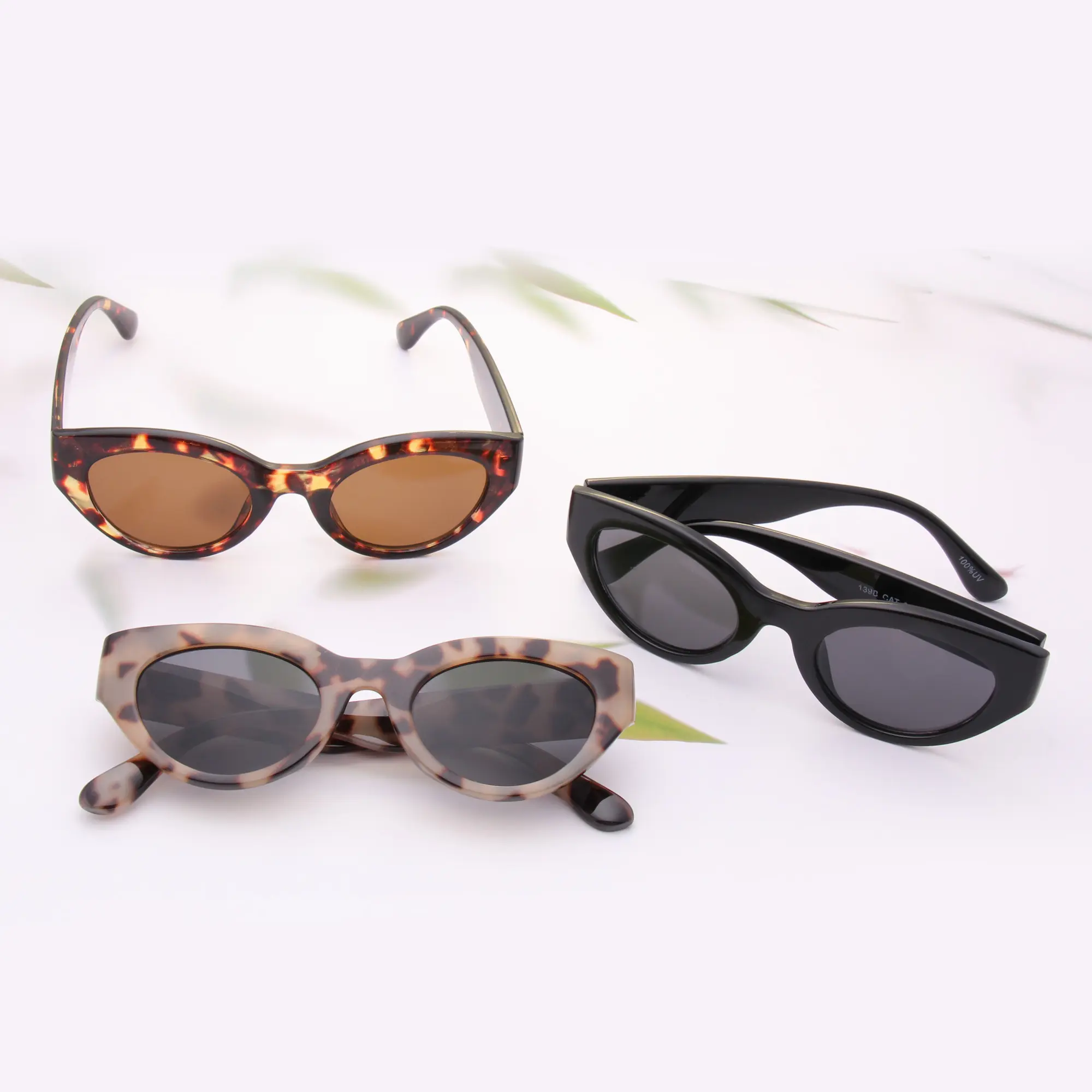Eugenia women sunglasses classic for Decoration1 2