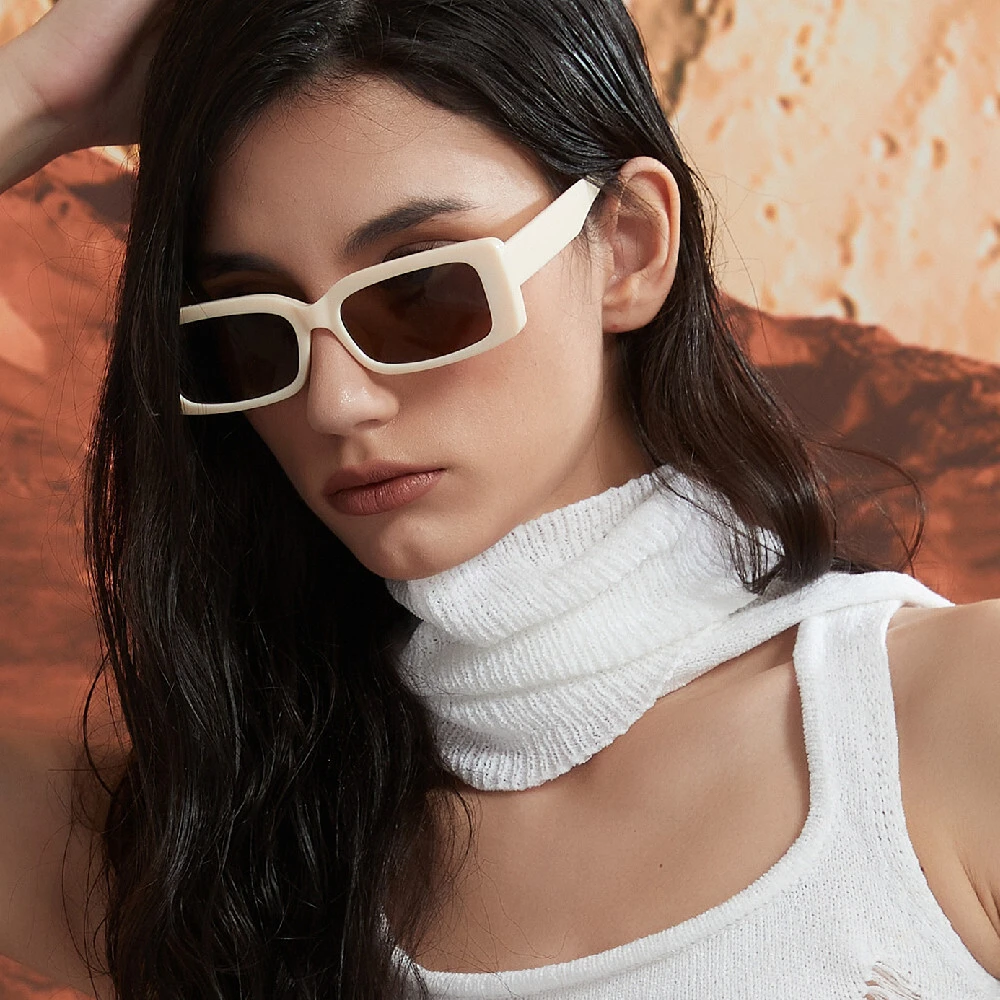Gafas de sol rectangulares clásicas retro vintage con logotipo personalizable. Visto en TikTok. 1