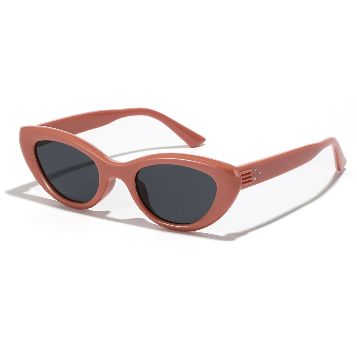 New cat eye riveted retro women sunglasses fashion newest sun glasses 1