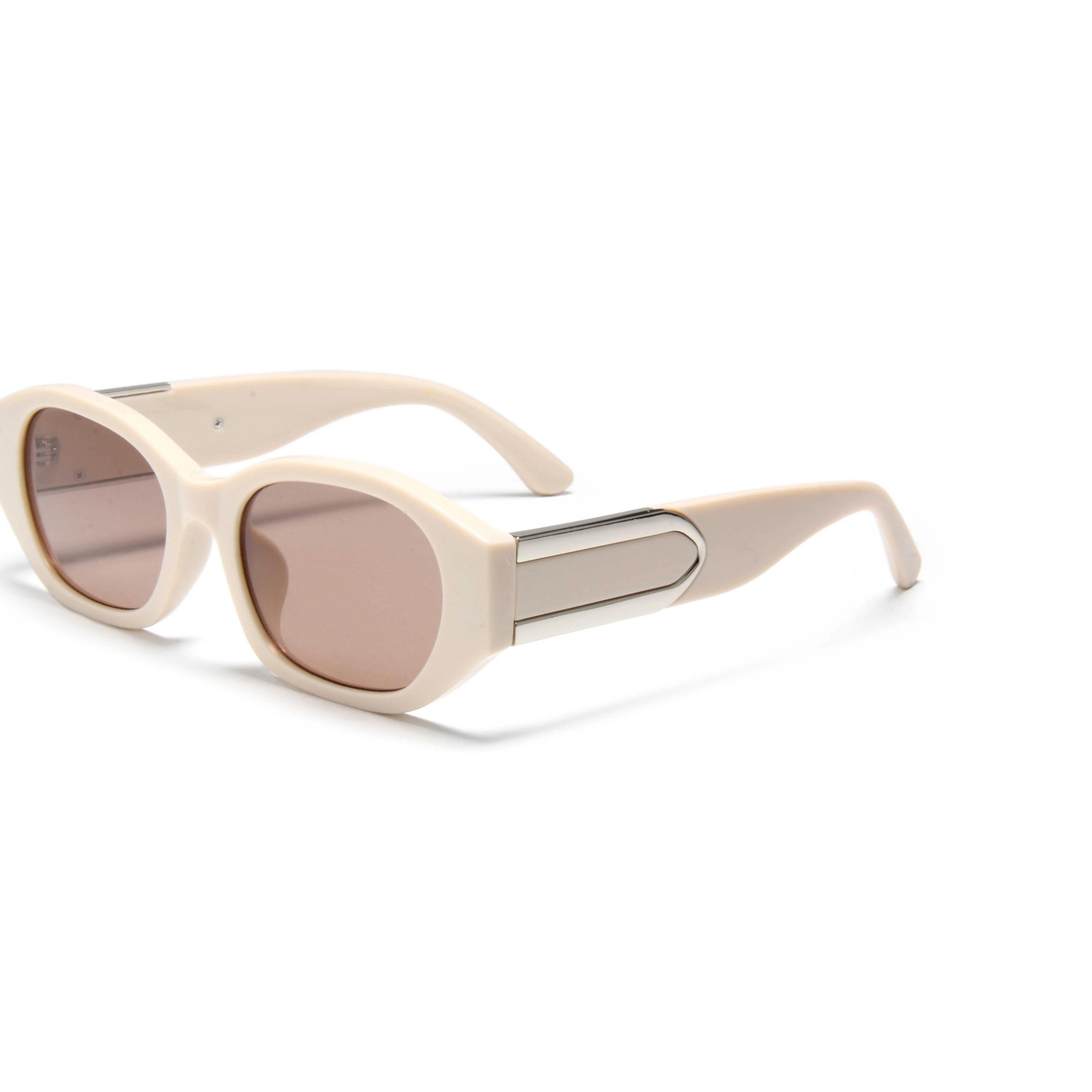 S23038 Elegantes gafas de sol color crema con detalles metálicos, protección UV400, para mujer 1