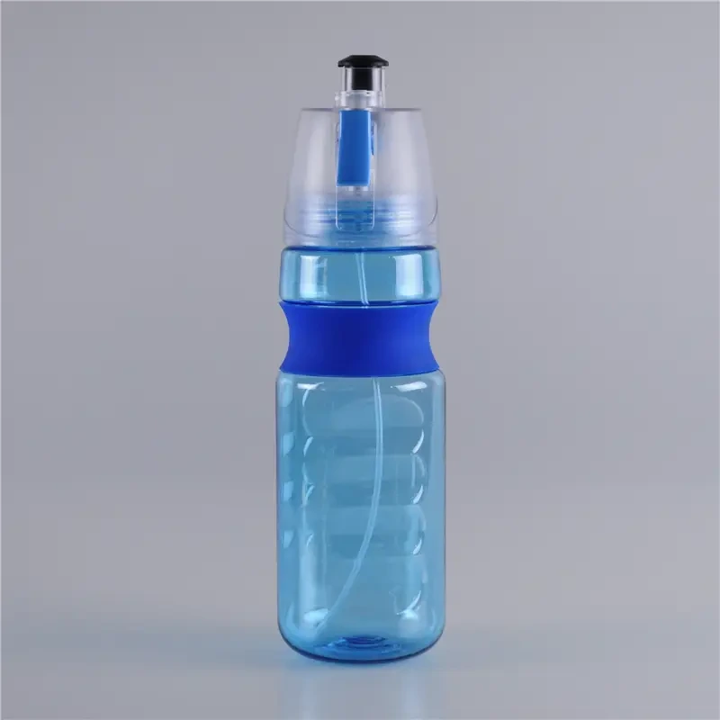 720ml Rubber Grip Water Bottle with Spray 1