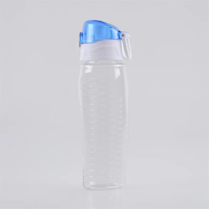 750ml Flip Lid Plastic Sports Water Bottle 1