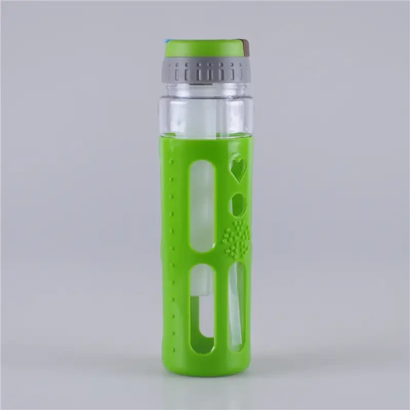 700ml Plastic Water Bottle with Ice Tube 1