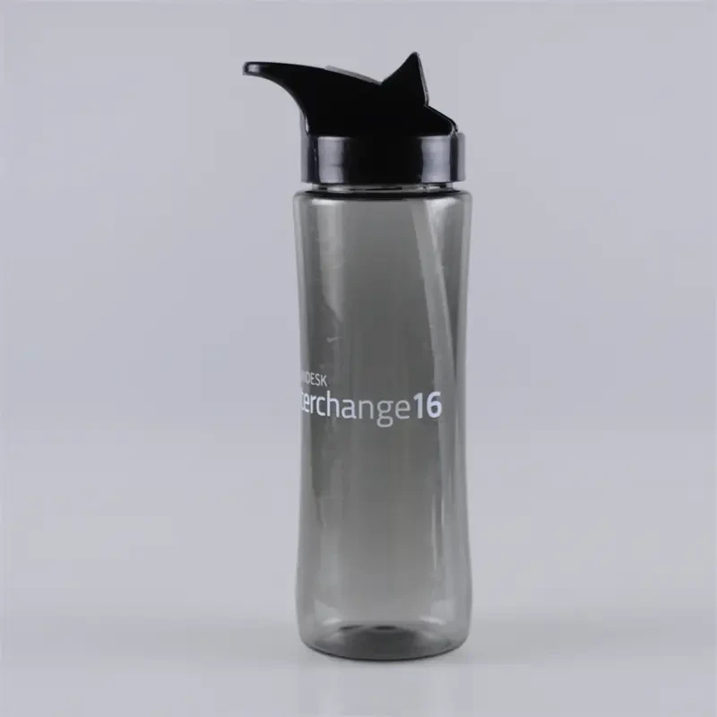 700ml plastic drinkfles met gemakkelijk mee te nemen deksel 1