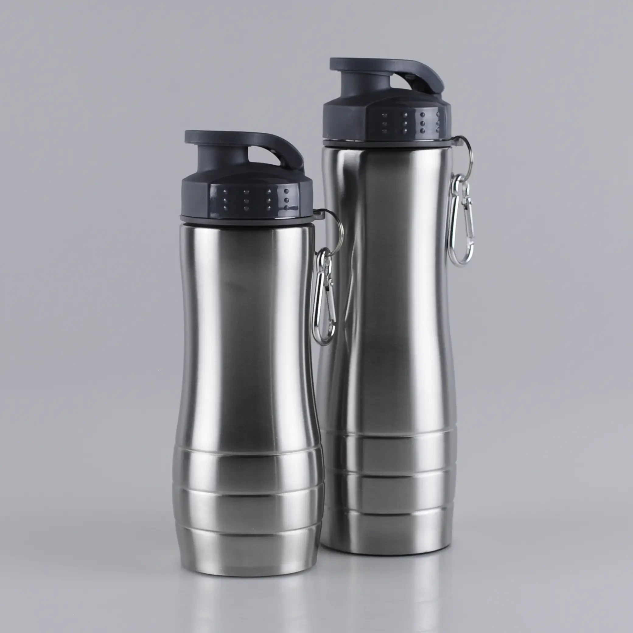 600ml / 750ml Flip-top Stainless Steel Sports Bottle with Attachable Carabiner 1