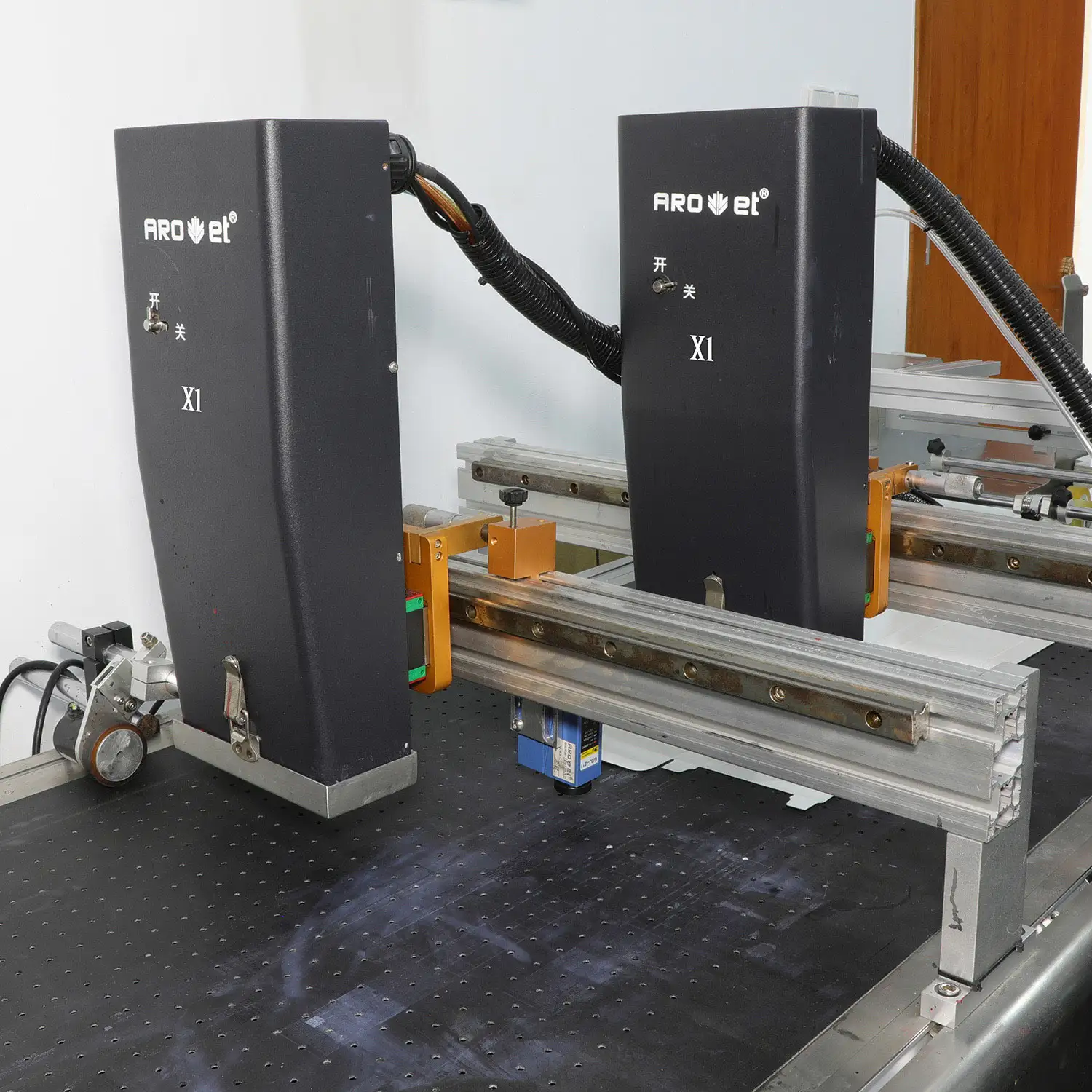 UV Dod Inkjet Printer with Vibrant UV-Curable Ink 1