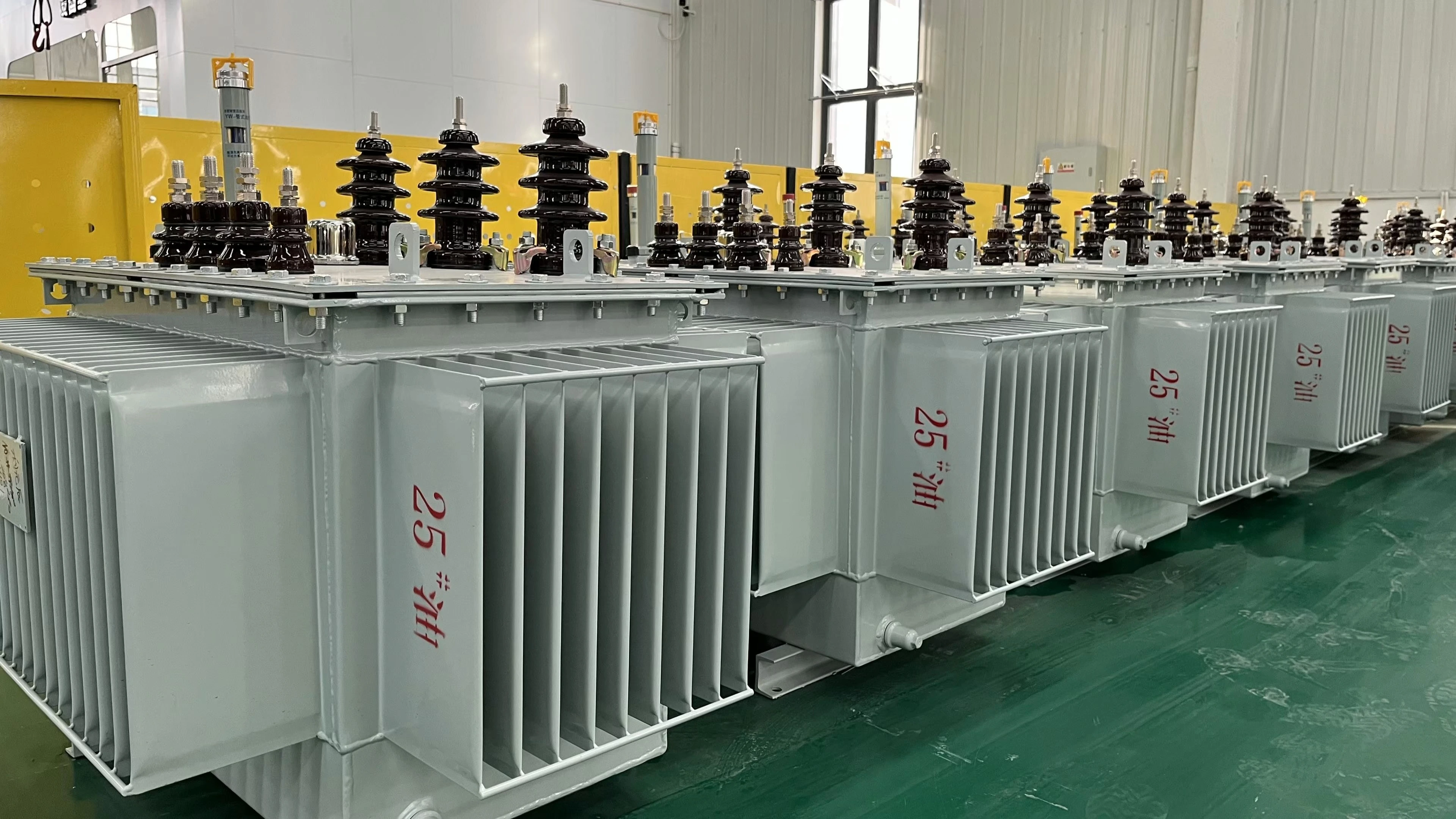 Transformador trifásico de 10 kV, 11 kV, 1200 kVA, 1500 kVA, bobinado de cobre, transformador reductor sumergido en aceite 1