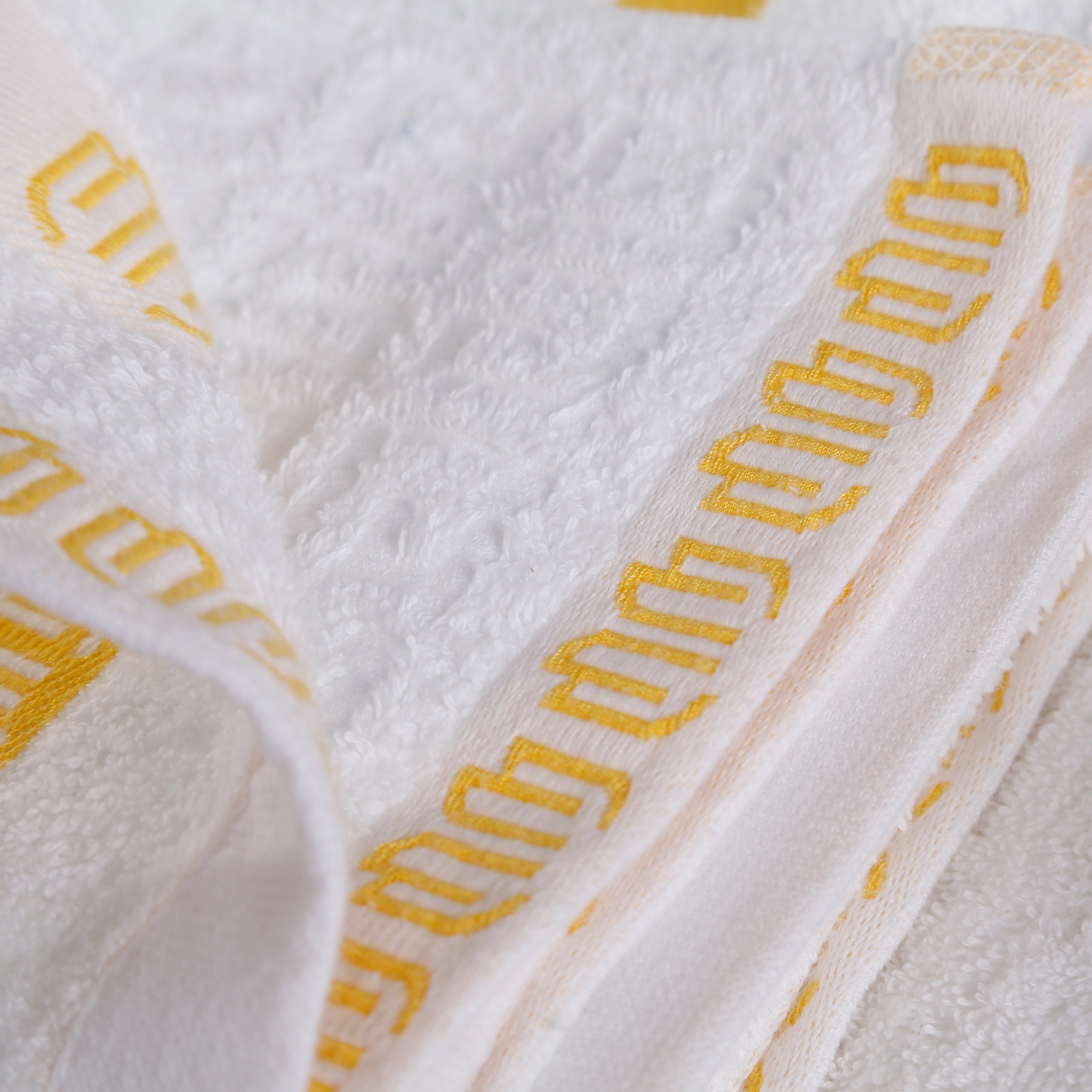 Wholesale White Hotel Bath Towel Premium Plus Made with Ring Spun 100% Cotton 700 GSM Classic Luxury Ultra Soft 1
