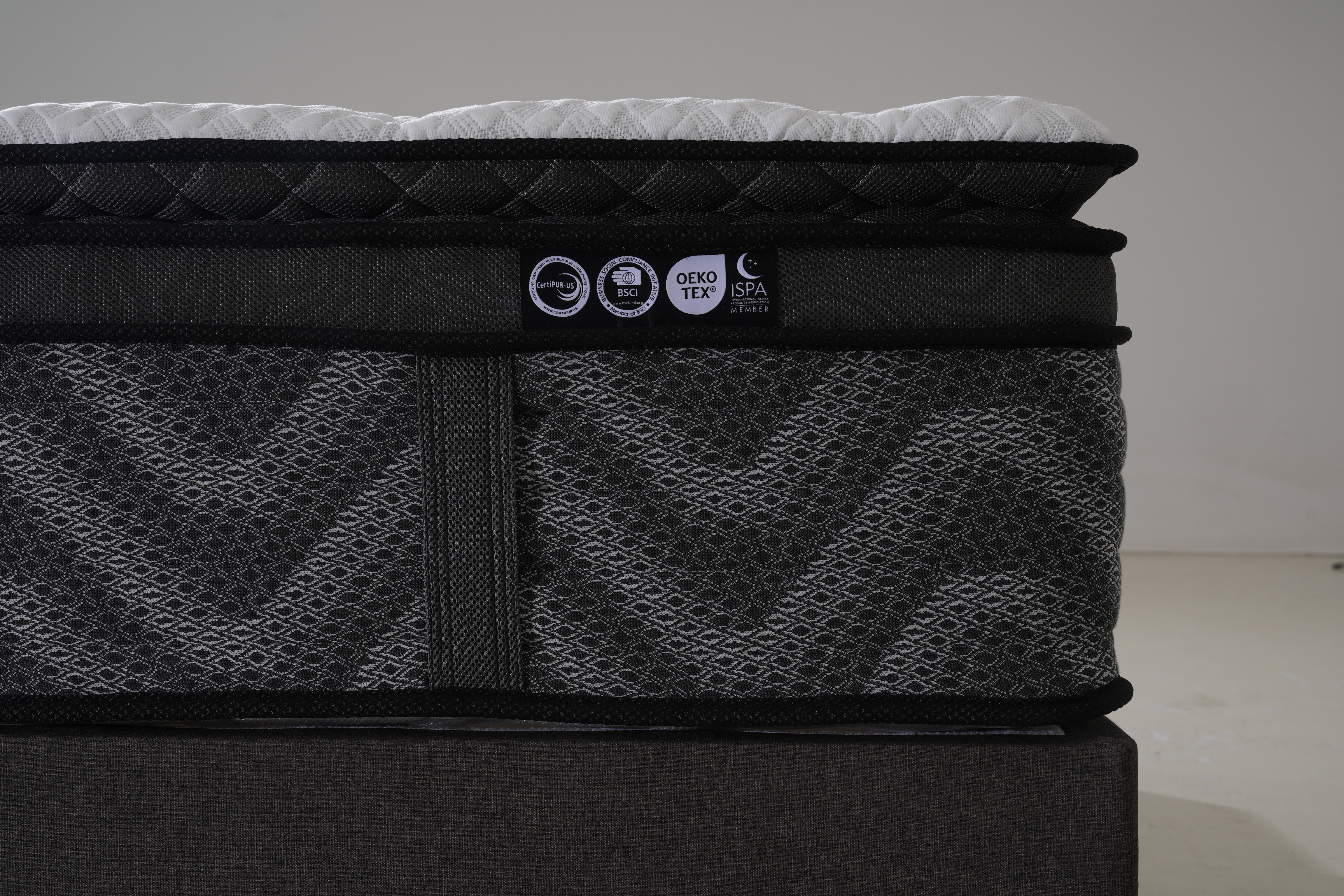 4APB-11 Easy Go Series OEM & ODM Medium Firm Roll‑Pack Pocket Spring Mattress Custom Pillow Top Design Mattresses For Bulk Shipping-Fansace Mattress Factory 2