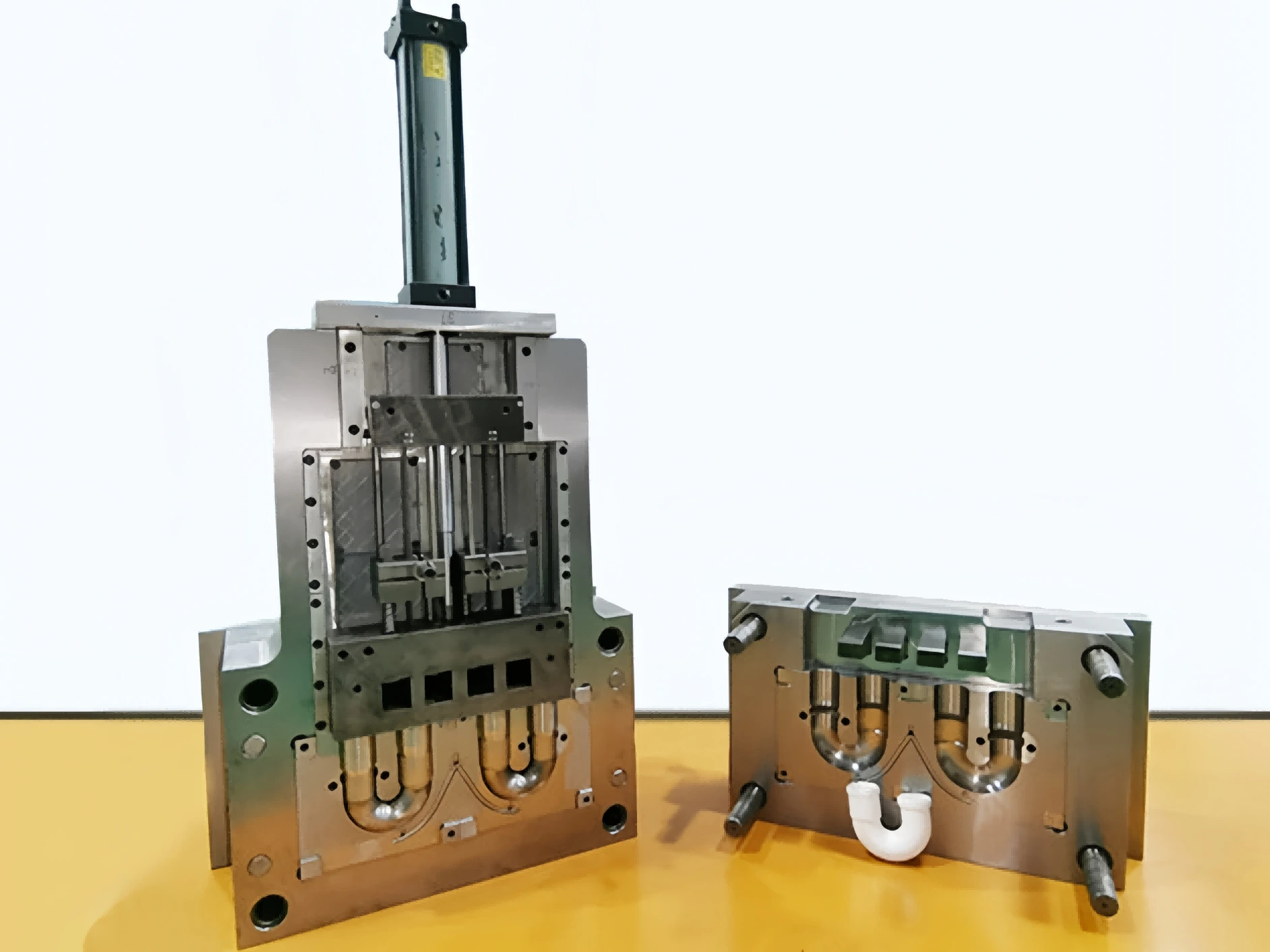 DWV 180-Grad-Kniestück-Spritzgussform - Spark Mould 1