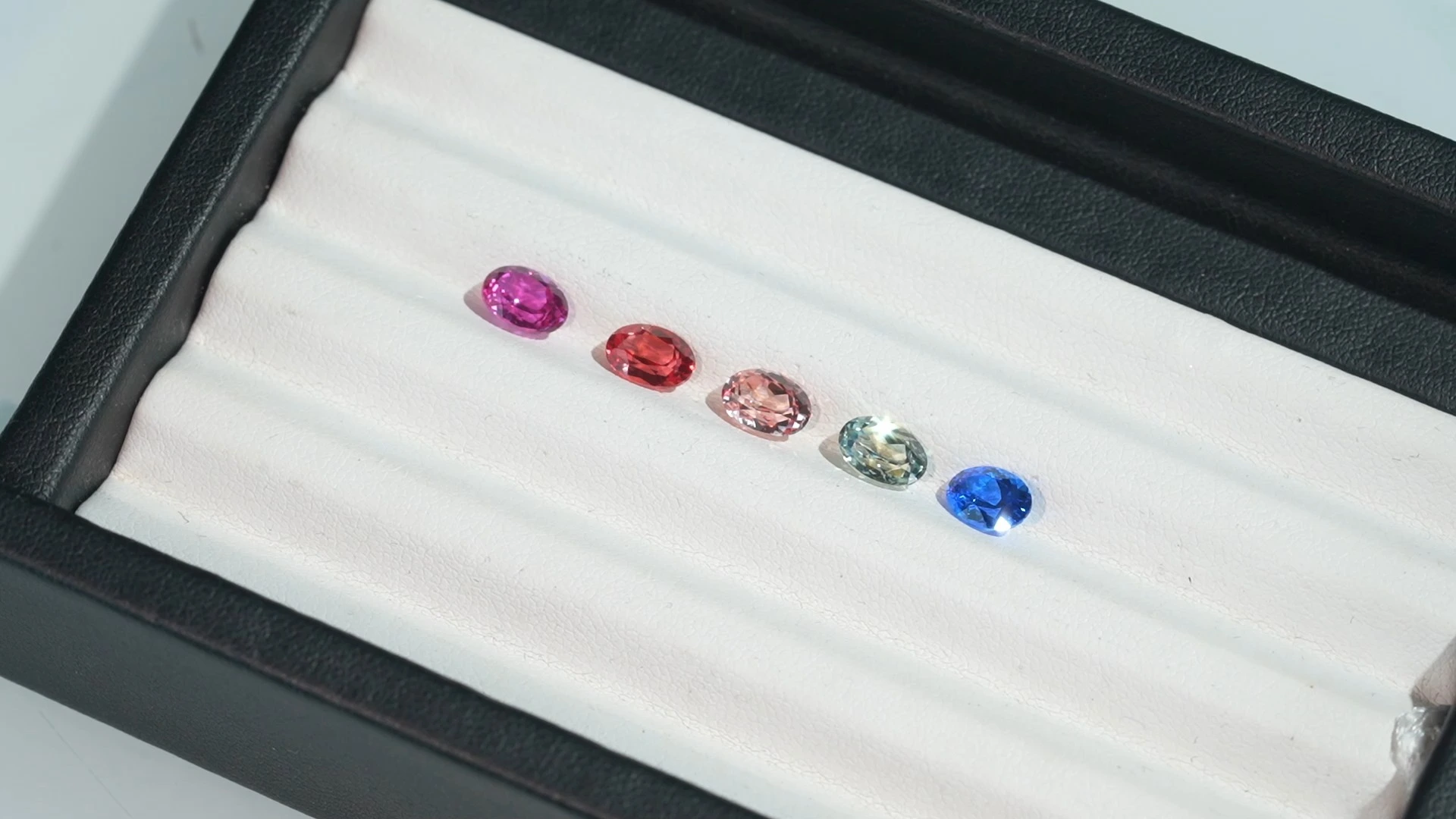 ياقوت أزرق أخضر مقطوع بيضاوي الشكل، مزروع في المختبر، أحجار كريمة صناعية فضفاضة لصناعة المجوهرات 1