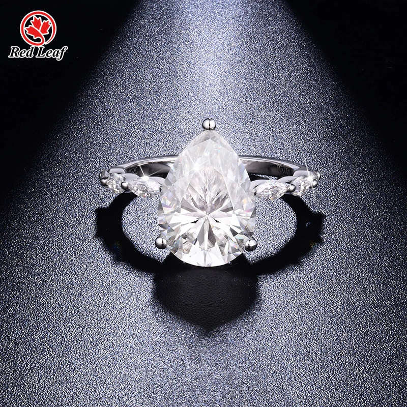 Anillo de compromiso de moissanita de corte pera de 5 quilates en plata 925 y oro blanco de 10 quilates y 14 quilates - Redleaf 1