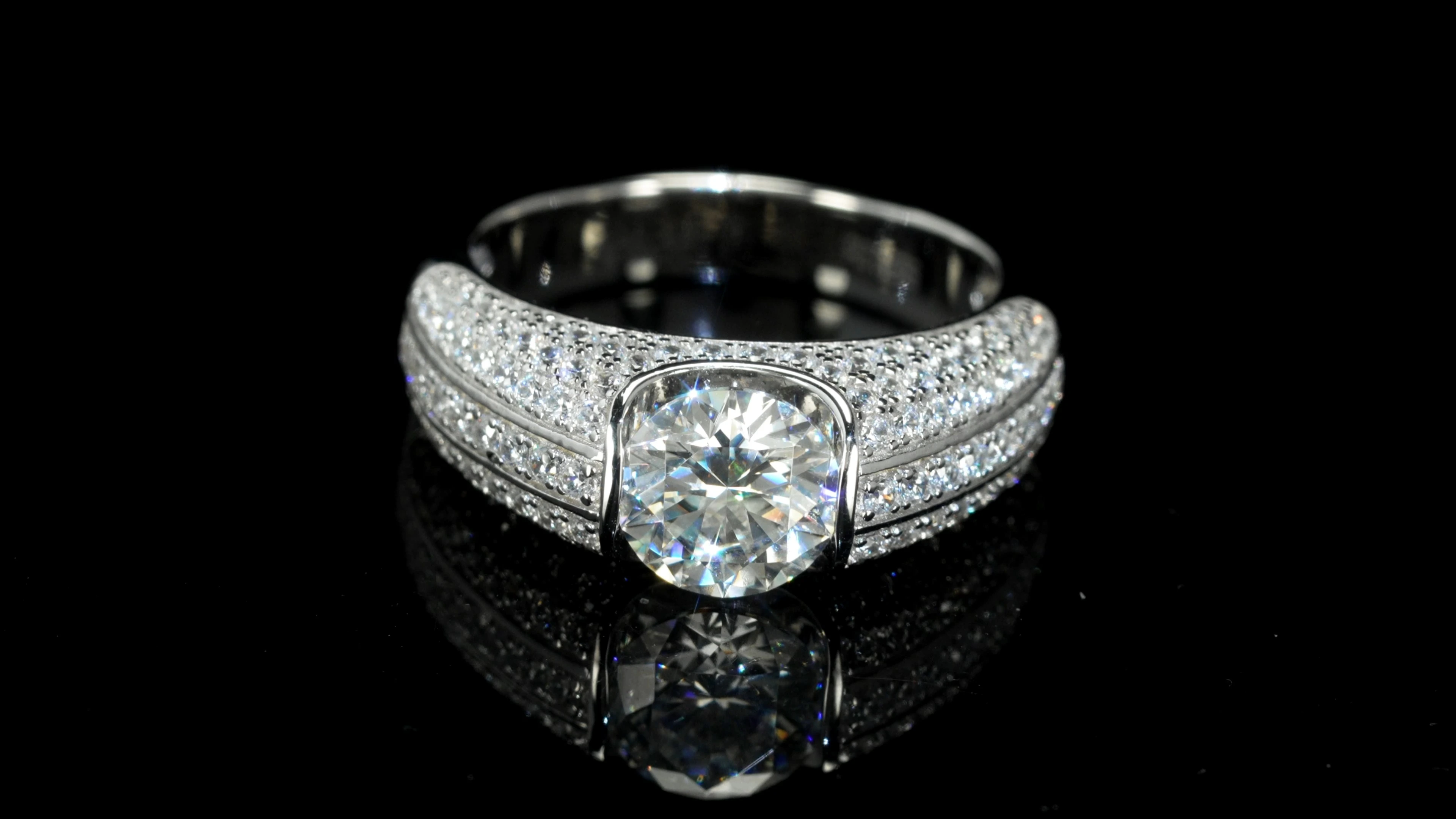 Anillo de compromiso para hombre con moissanita de corte redondo de 2 quilates y certificado GRA en oro blanco de 10, 14 y 18 quilates en plata 925 - Redleaf 1