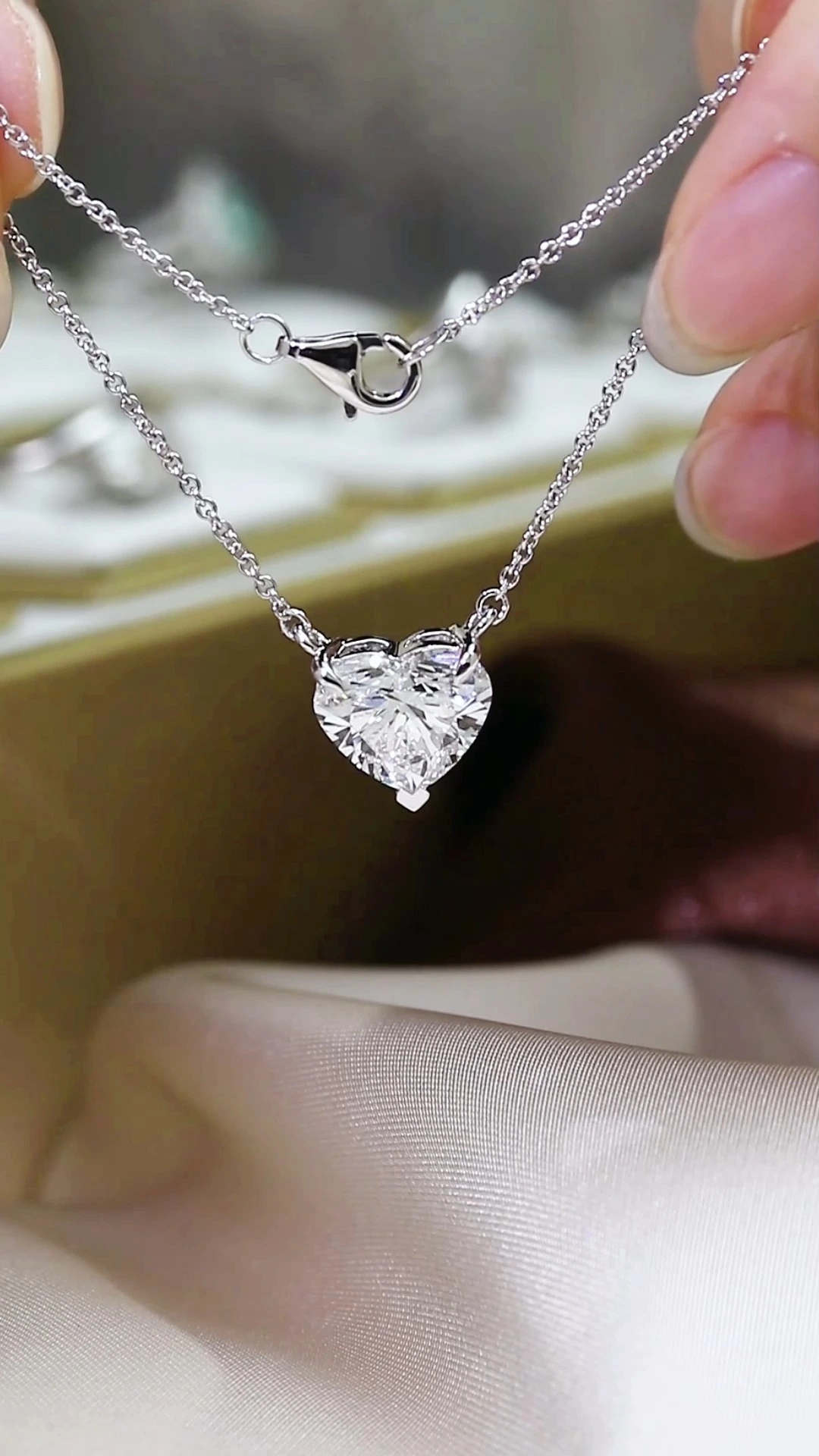 Redleaf Custom 10K 14K 18K Gold IGI Certified Lab Grown Diamond 1ct D VS1 Heart Cut Pendant Necklace Women Gift 1