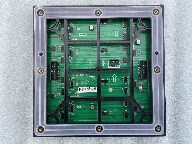 Zewnętrzny moduł wyświetlacza LED P6 192x192mm - ekran reklamowy LED o wysokiej wydajności 4