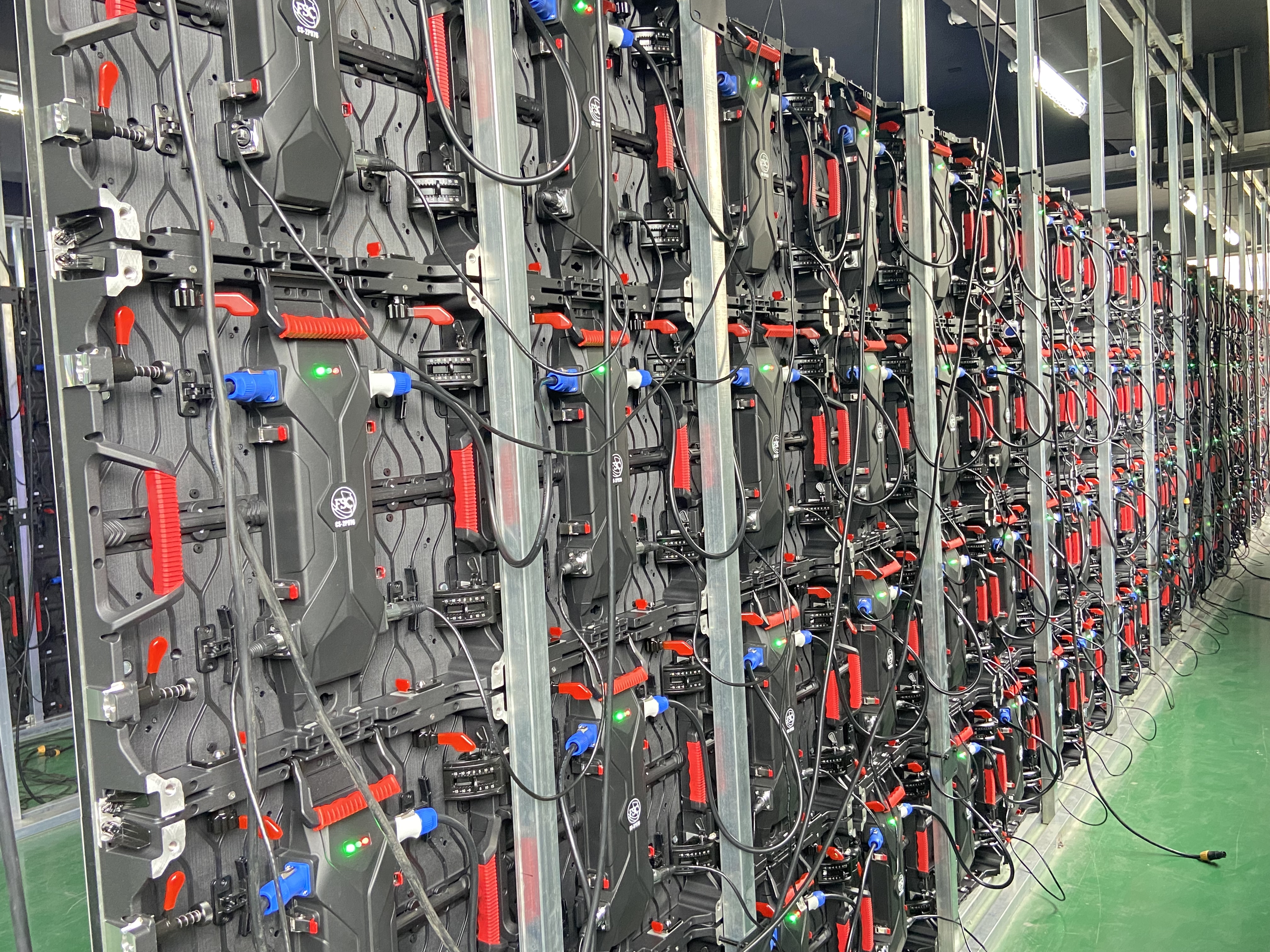 LED screens installation