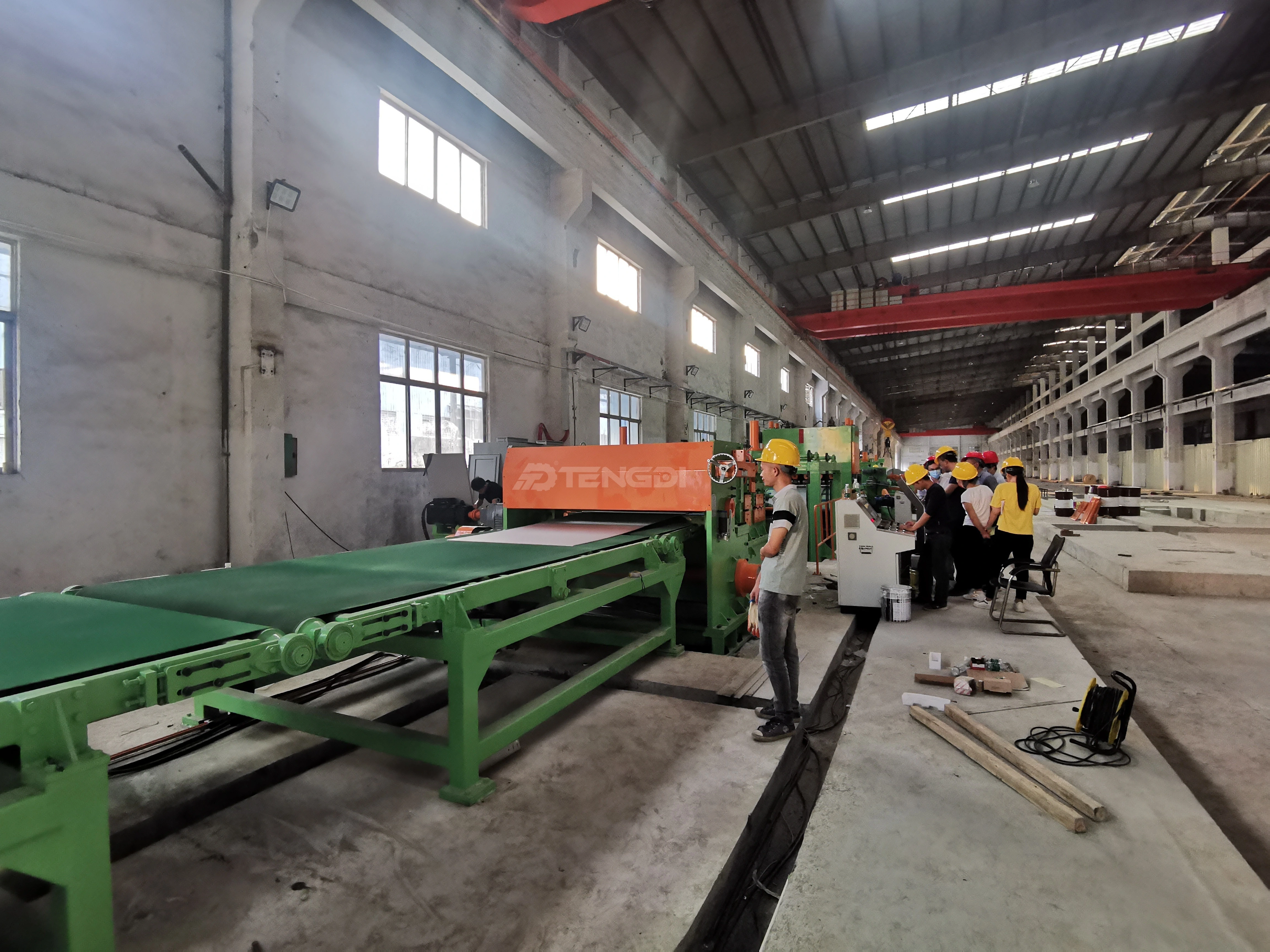 Máquinas de corte de bobinas de 6-14 x 1600 mm 1