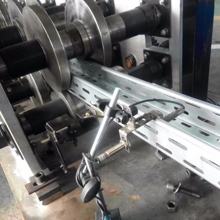 metal sheet forming machine