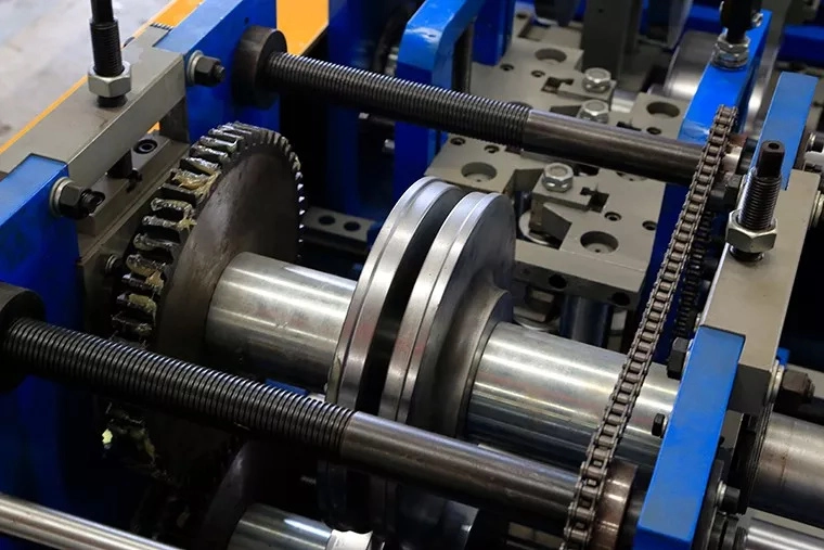 r panel roll forming machine for sale
