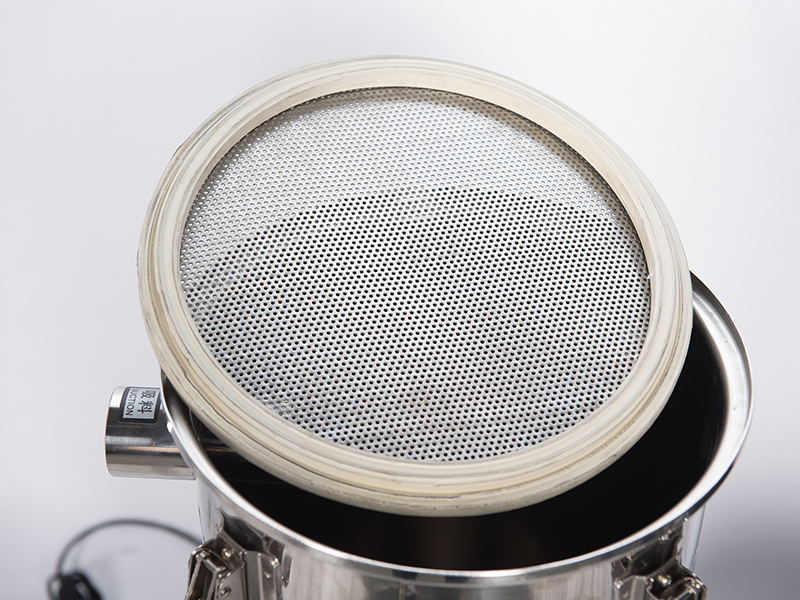 Reinforced Gasket-Sealed Filter Cage