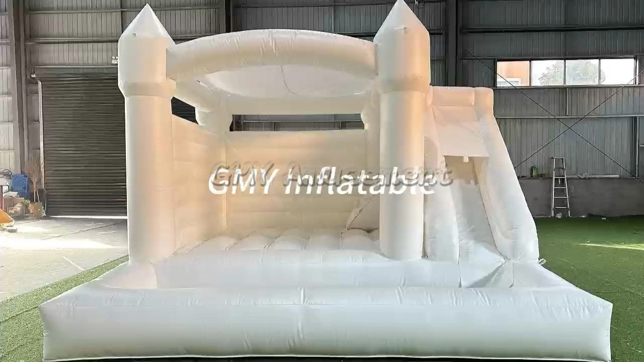 Biały dmuchany zamek ze zjeżdżalnią na wesele, dmuchany zamek z basenem, dmuchańce GMY 1