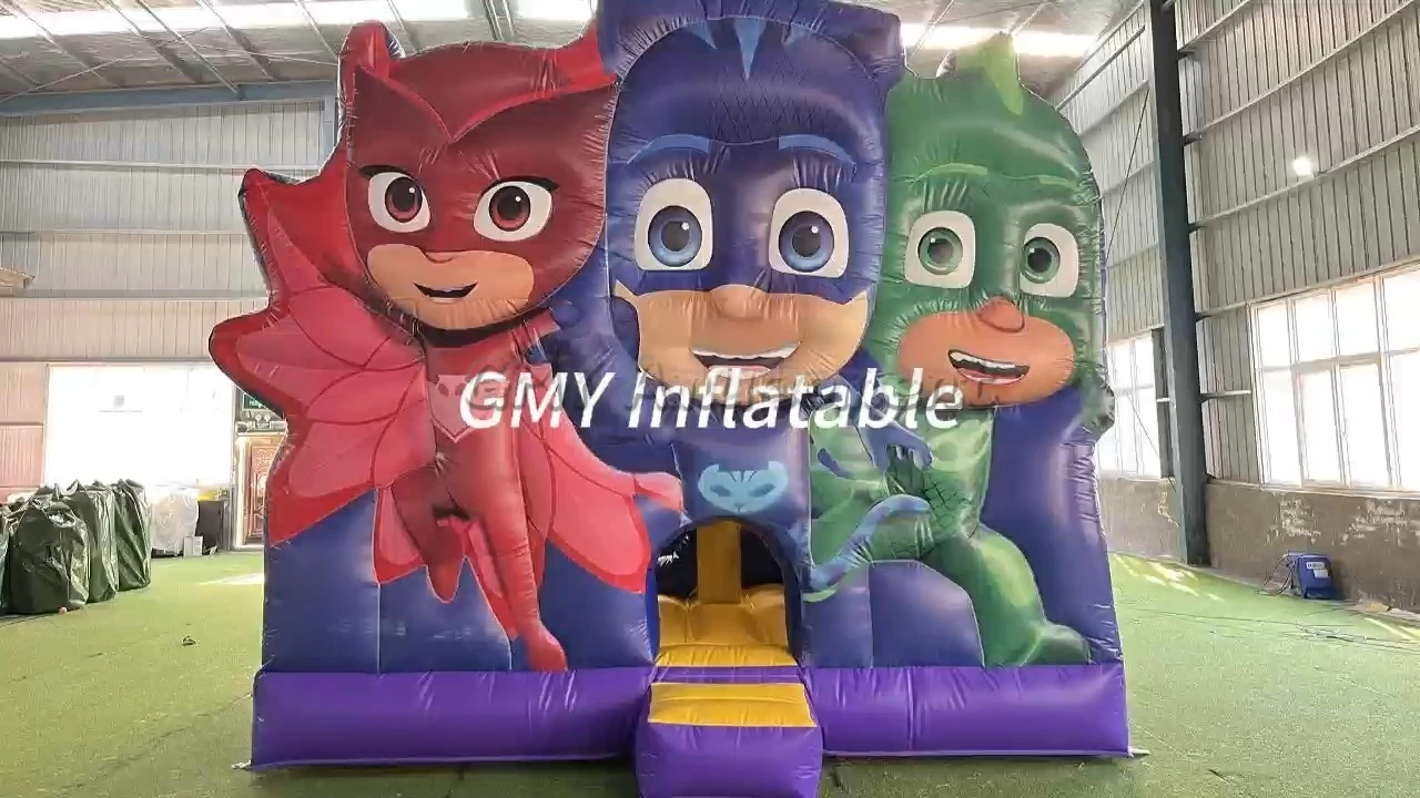 Château gonflable sur mesure avec toboggan GMY Inflatables 1