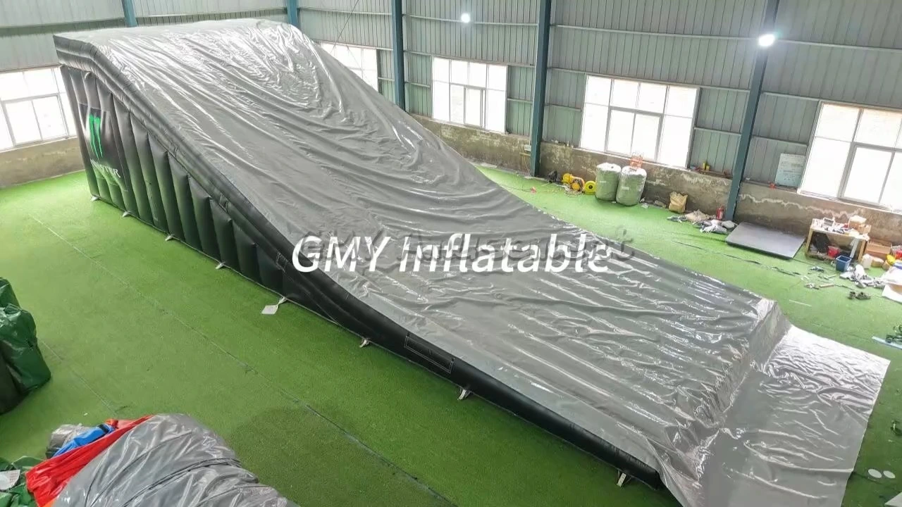 Aufblasbare Lande-Airbag-Rampe für BMX- und FMX-Bike-Sprungtraining von GMY Inflatables 1