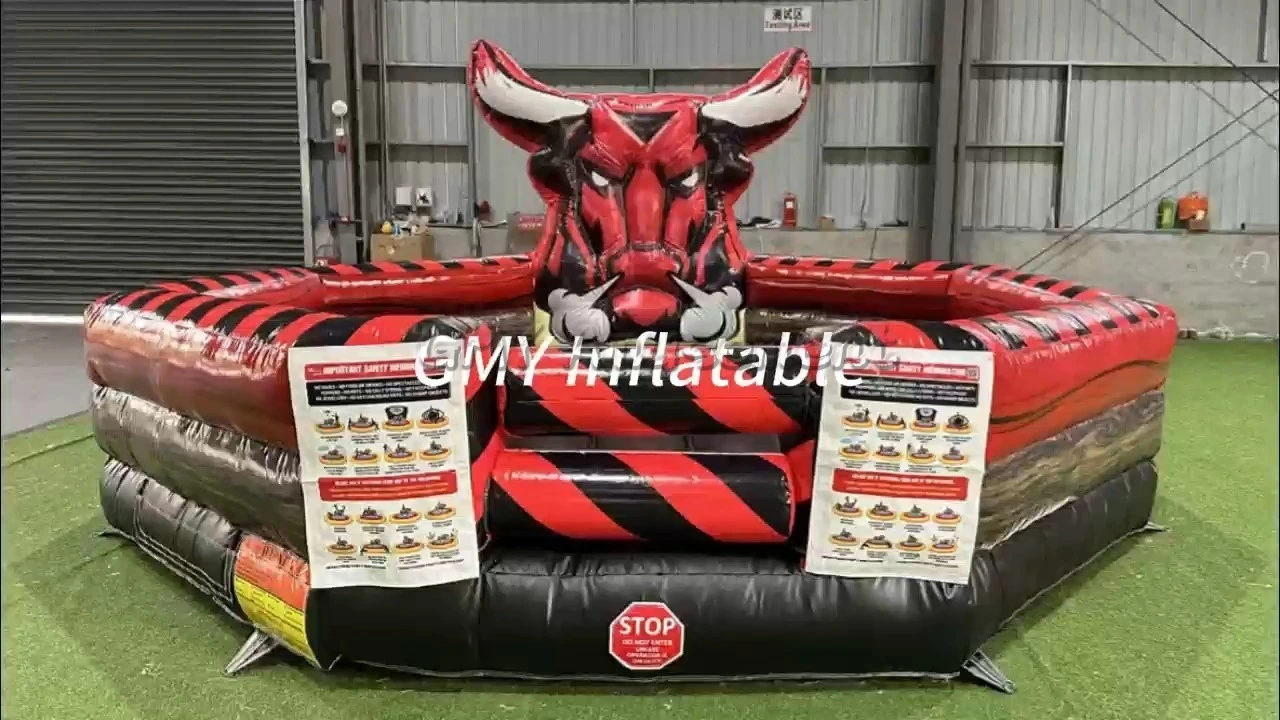Aufblasbares mechanisches Rodeo-Bullenreitgerät in Marmorrot und Schwarz für den Außenbereich, GMY Inflatables 1