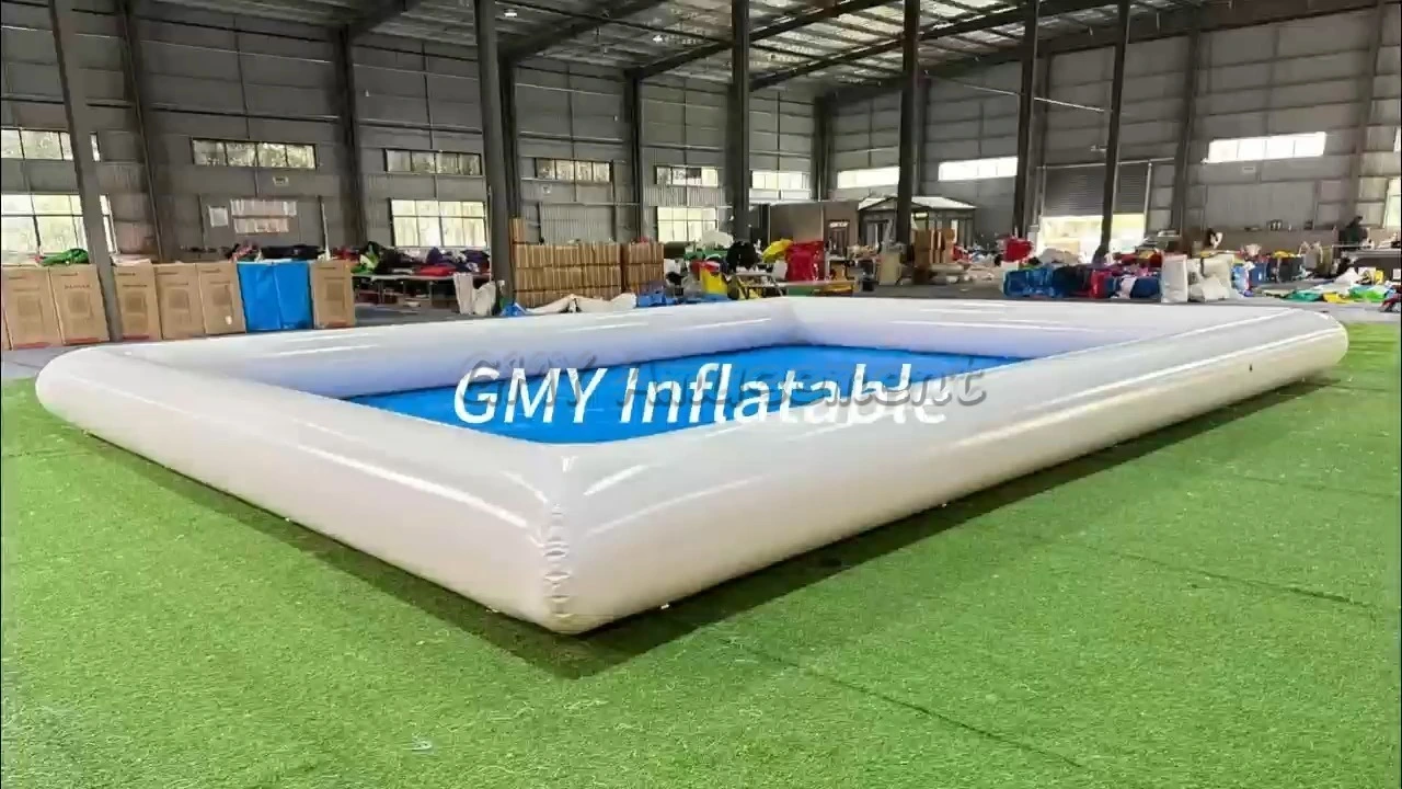 Hochwertiges, aufblasbares Schwimmbad und Wasserlaufball in Weiß und Blau für den Außenbereich von GMY Inflatables 1