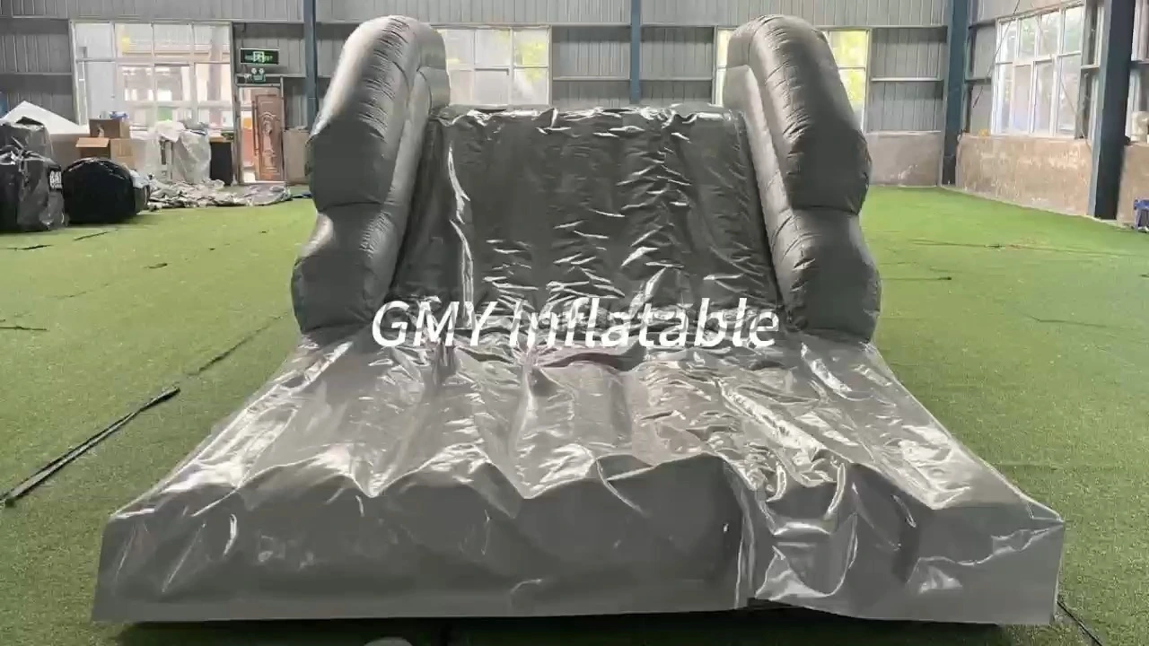 Graue aufblasbare Airbag-Landerampe für Extremsportarten wie Slopestyle und aufblasbarer Sprungsack von GMY Inflatables 1