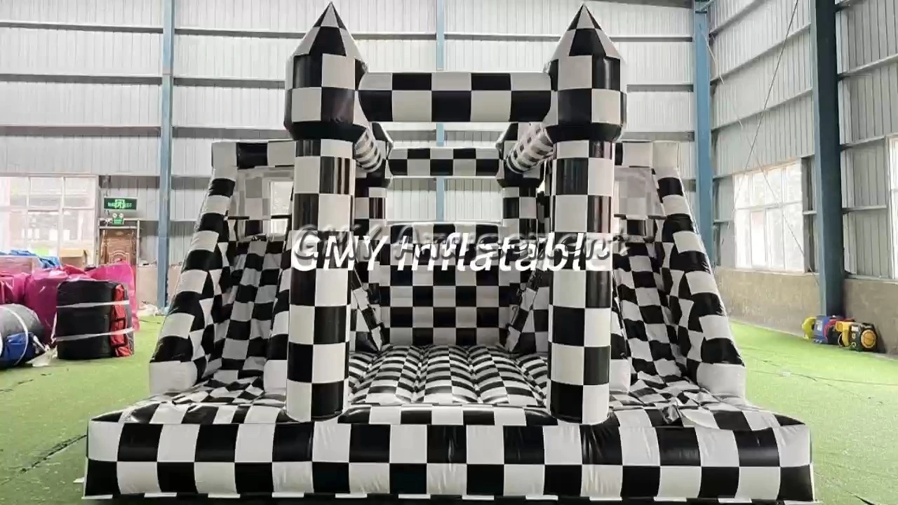 Castillo hinchable infantil a cuadros para exteriores GMY Inflatables 1