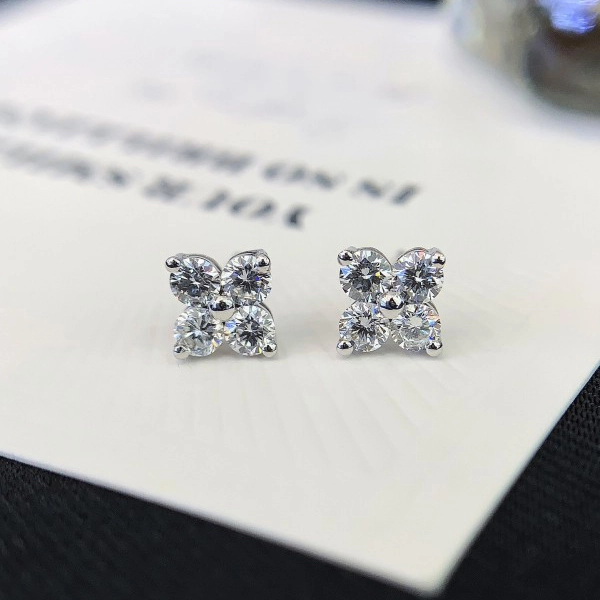 Four-Leaf Clover Flash Diamond Earrings Women 14k 18k Needle Earrings white gold Luxury Design Ladies Girl Lab diamond Stud Earring 1