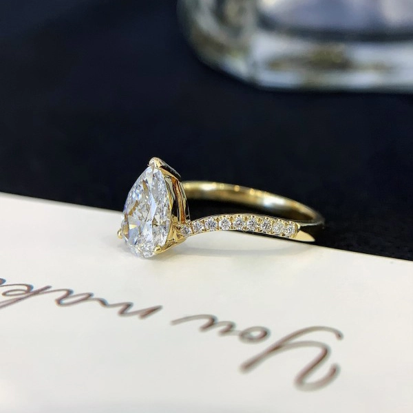 Simple Design Pear Cut Moissanite Wedding Rings High Quality 14K Yellow Gold Fine Jewelry Ring 1