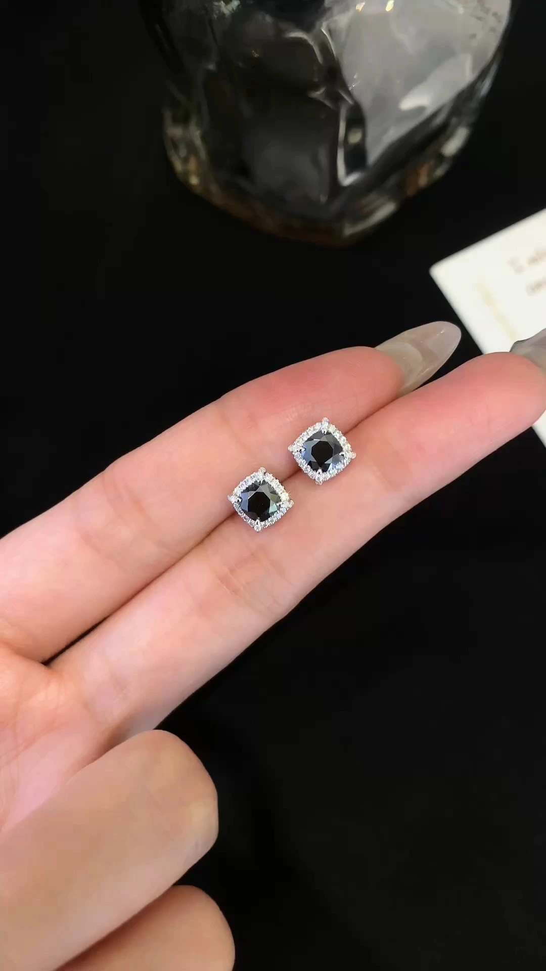 Boucles d'oreilles rondes classiques en argent sterling S925 avec diamants et moissanite noire colorée pour femmes 1