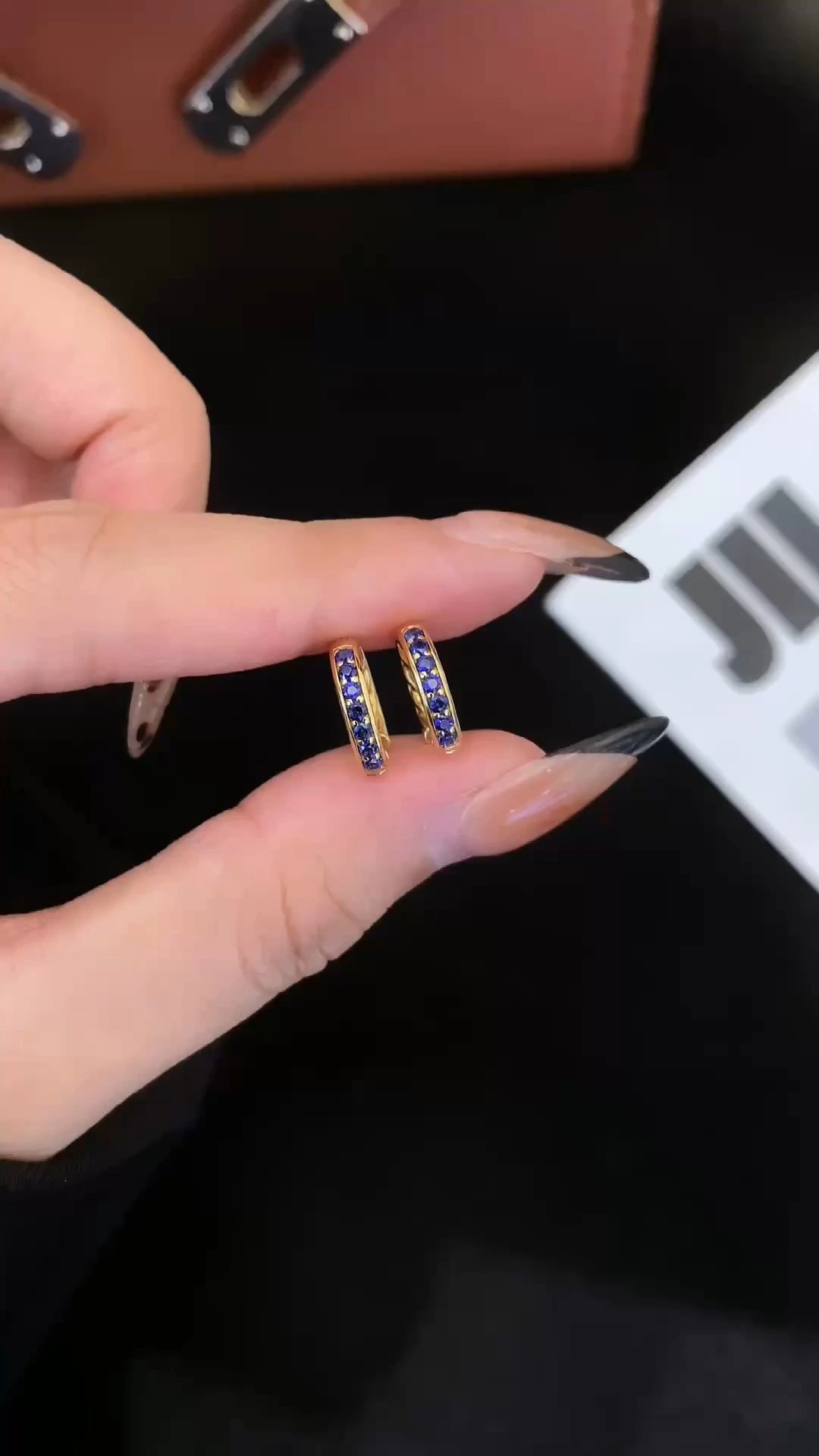 18Kイエローゴールド ファインジュエリー 18K 14Kゴールド ヴェルメイユ 誕生石 ラボサファイア フープ ハギーイヤリング 1