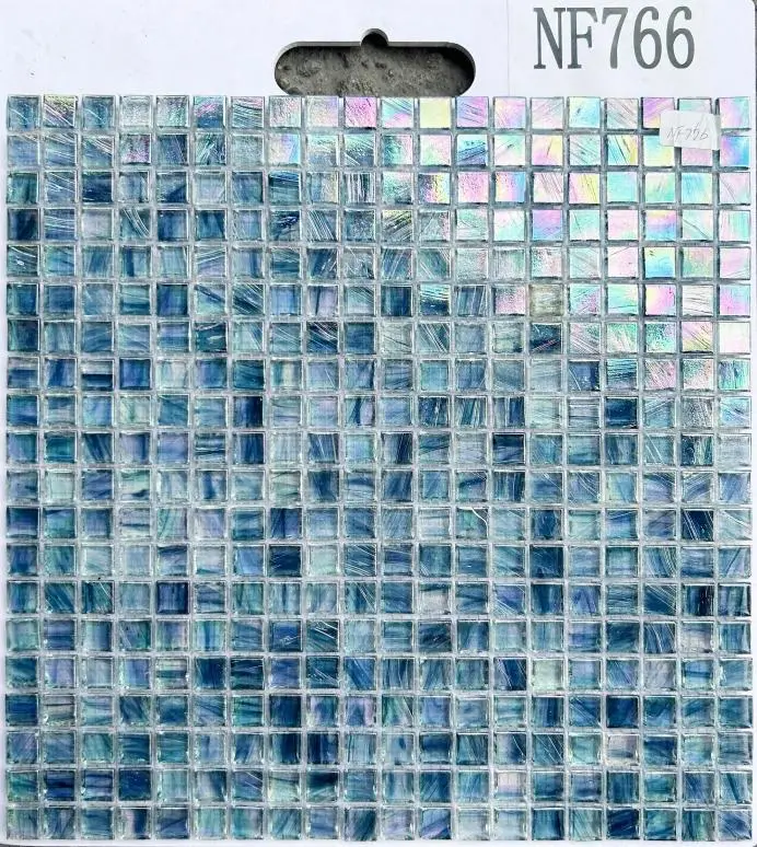 NF766 | 327 x 327 mm | Finition brillante 1