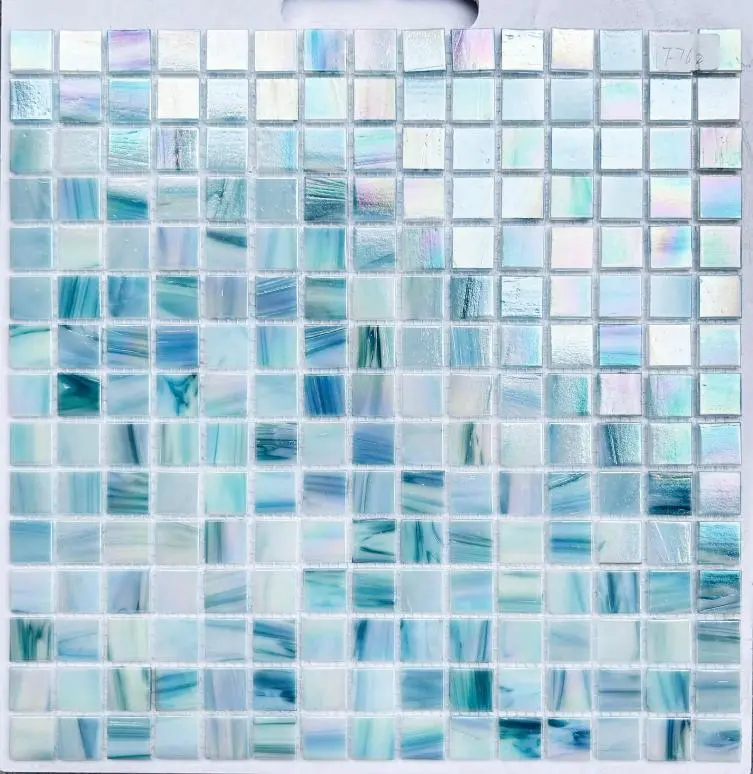 F762 | 327x327mm | Glossy 1