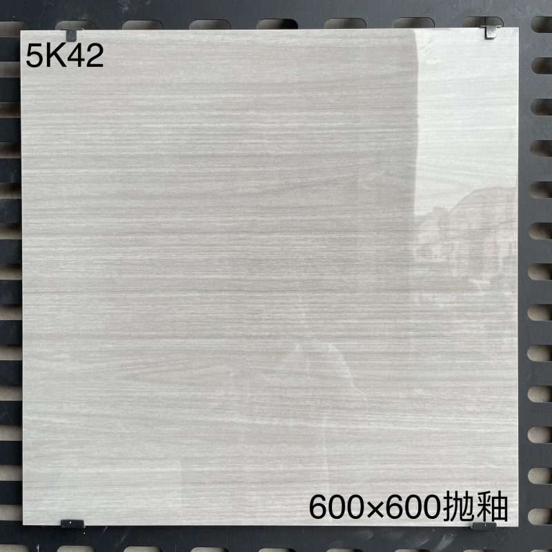 5K42 | 600 x 600 mm | Brillant 1