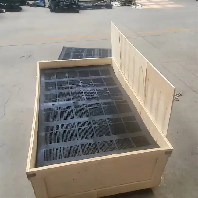 Panel modular de caucho para minería de 305 × 610 mm, dureza Shore 75, 50 mm de espesor, ranuras para decapado 1