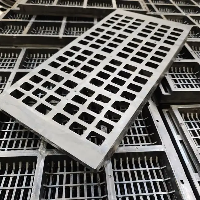 Pantalla modular de caucho HUATAO de 40 mm de espesor con aperturas personalizables de 300 × 600 mm para minería de hierro 1