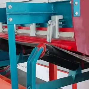 Cinta de sellado antipolvo de poliuretano flexible para transportadores de materiales a granel. 1