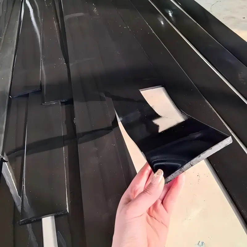 Rollo de faldón de poliuretano de 30 metros de longitud para protección de cintas transportadoras de alta resistencia. 1