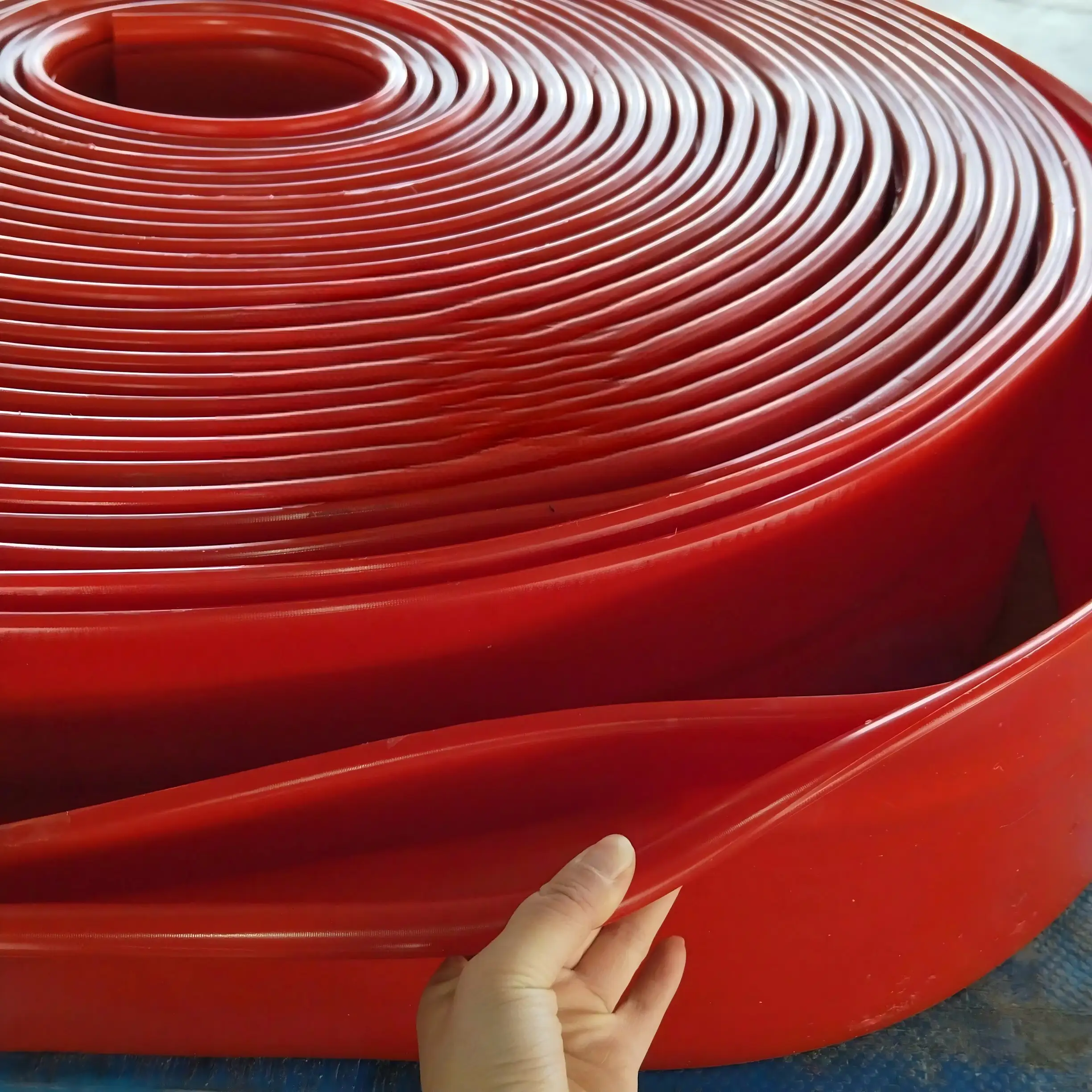 Rodapié de poliuretano para cintas transportadoras, antiderrames, para puntos de transferencia en minería. 1