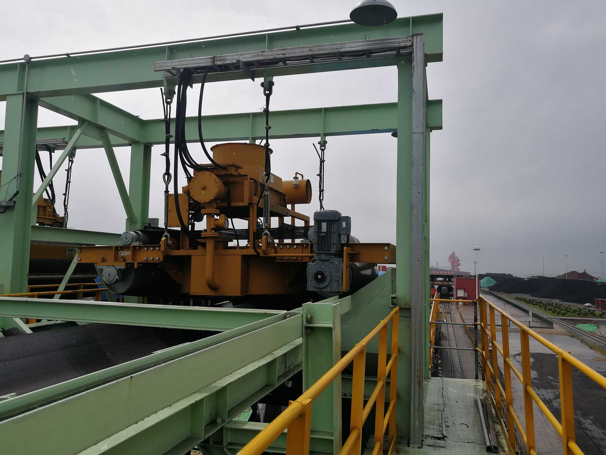 Industrial Overband Magnet for Bulk Material Handling 3