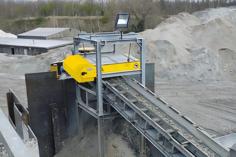 Automatic Cross Belt Magnet for Quarry 2